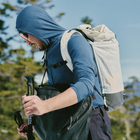 DISTANCE HALF ZIP HOODY