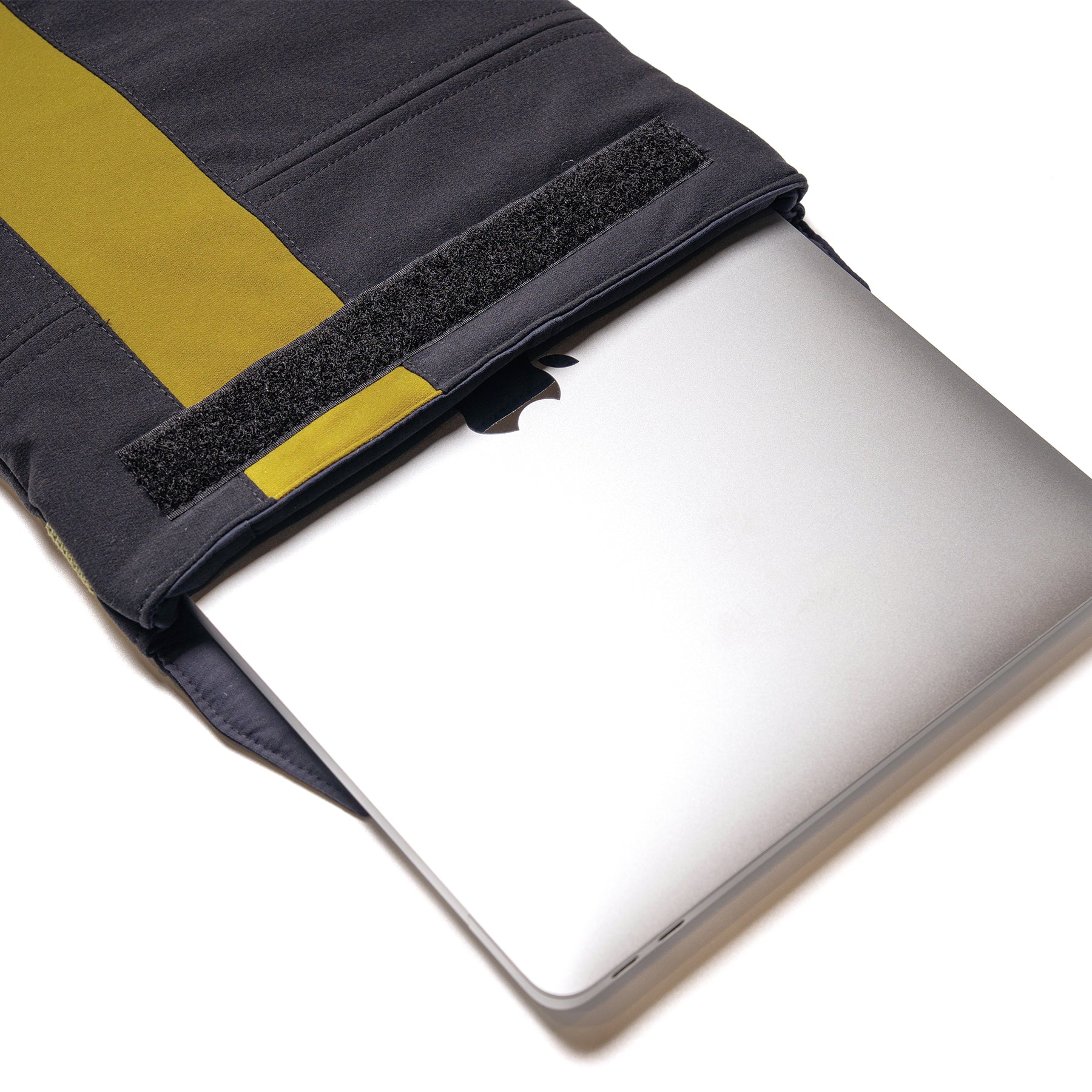 UNWASTED LAPTOP SLEEVE